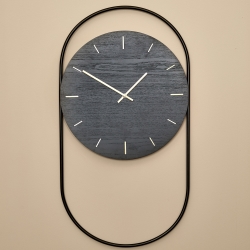 Billede af A wall clock vægur - sort egetræ hos Fenomen