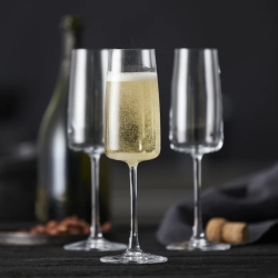 Se Lyngby Glas Krystal Zero Champagneglas - 4 stk. hos Fenomen