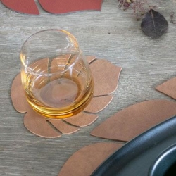 Glasbrikker lder LINDDNA blad - natur 4 stk