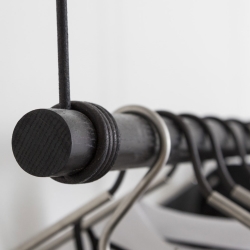 LIND DNA Swing garderobestang 80 cm - sort/sort