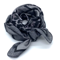 Tørklæde sort og grå - Just de Lux