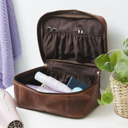 Billede af Stor toilettaske i læder - choko brun