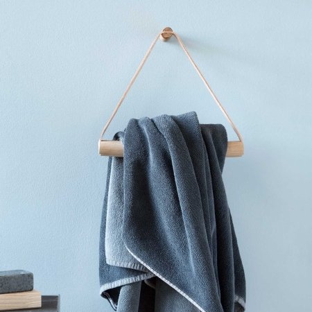 Towel Hanger - træ og læder